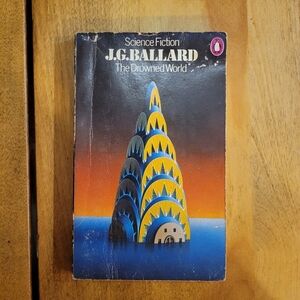 J.G. Ballard The Drowned World Science Fiction Book Penguin